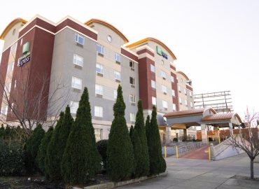 Holiday Inn Express Queens – Maspeth, an IHG Hotel